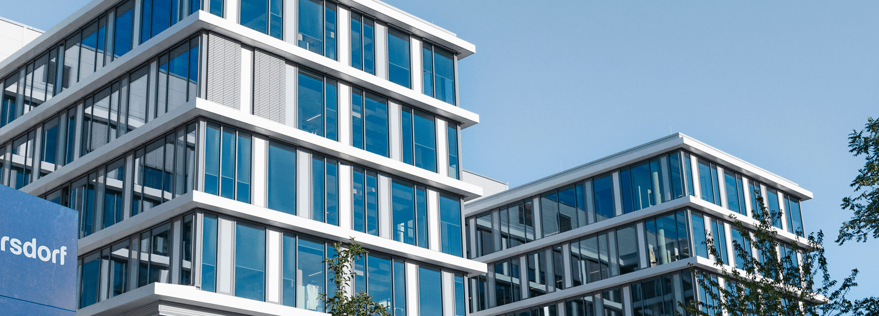 Beiersdorf Fassade mit Flagge
