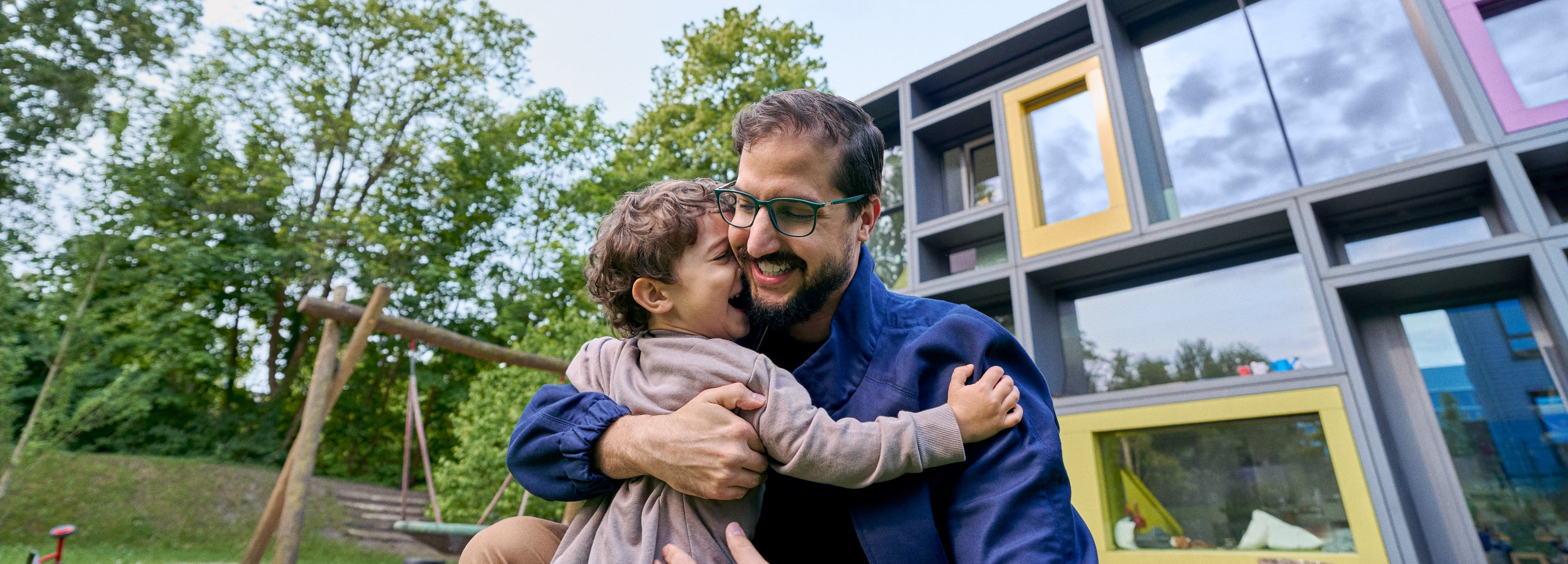 Beiersdorf unterstützt Mitarbeitende mit familienfreundlichen Angeboten und einer Unternehmenskultur, die Work-Life-Balance und Wohlbefinden fördert.