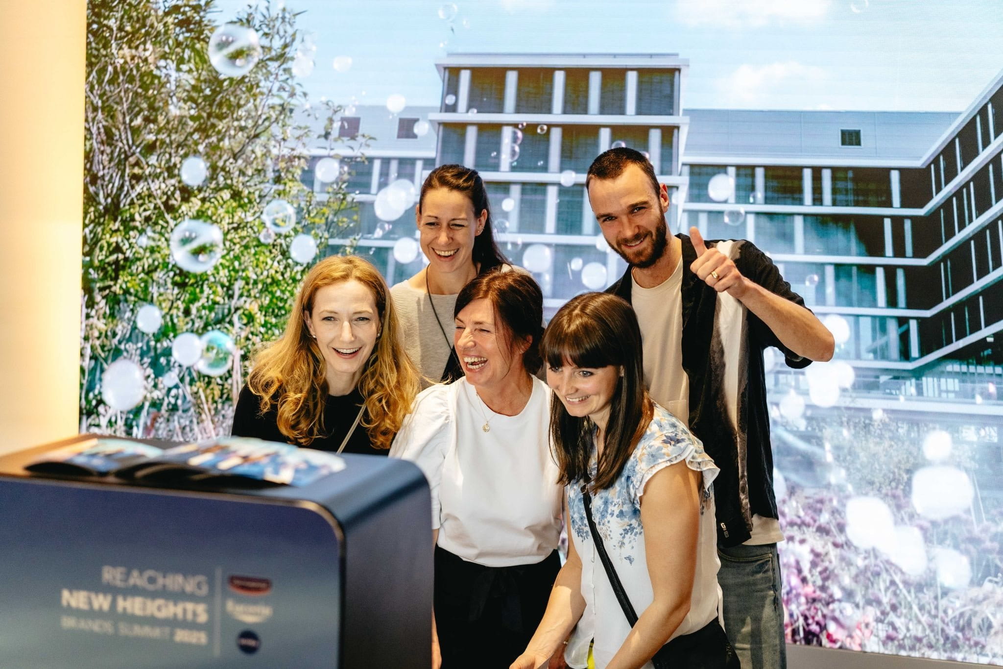 Zum Open House Day öffnet unser Headquarter zum ersten Mal seine Türen für unsere Familie und Freund*innen.